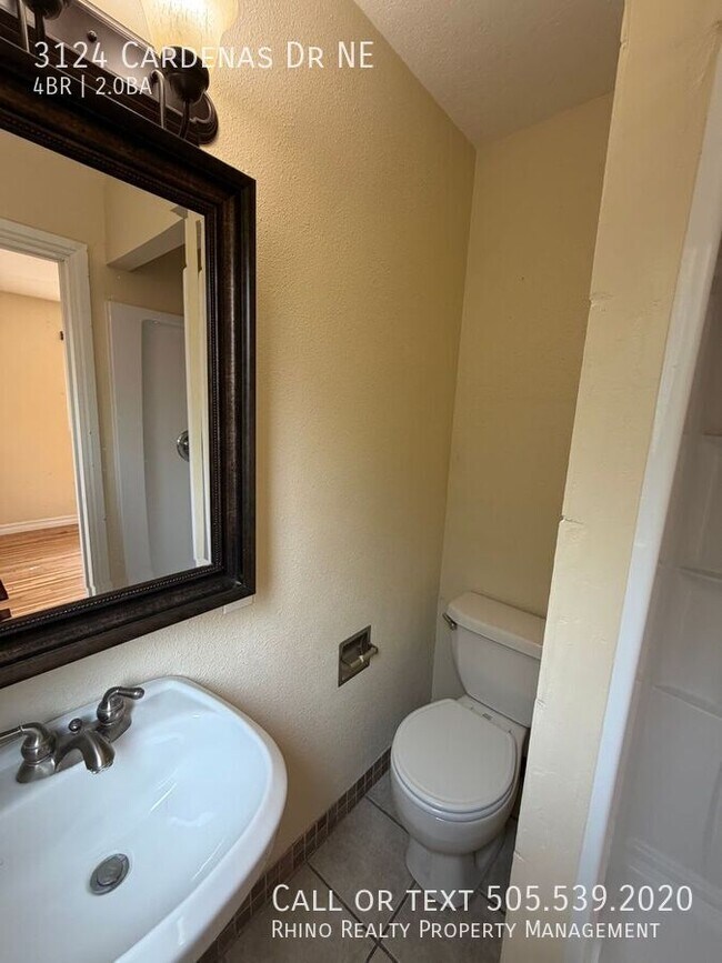 Building Photo - 3124 Cardenas Dr NE