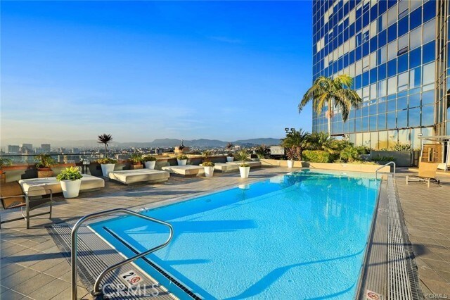 Building Photo - 1100 Wilshire Blvd
