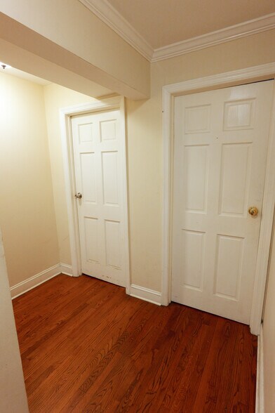 Building Photo - 245 Ferry St