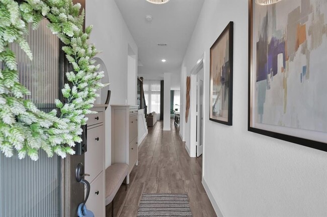 Building Photo - 2807 Kingly Pne Trl
