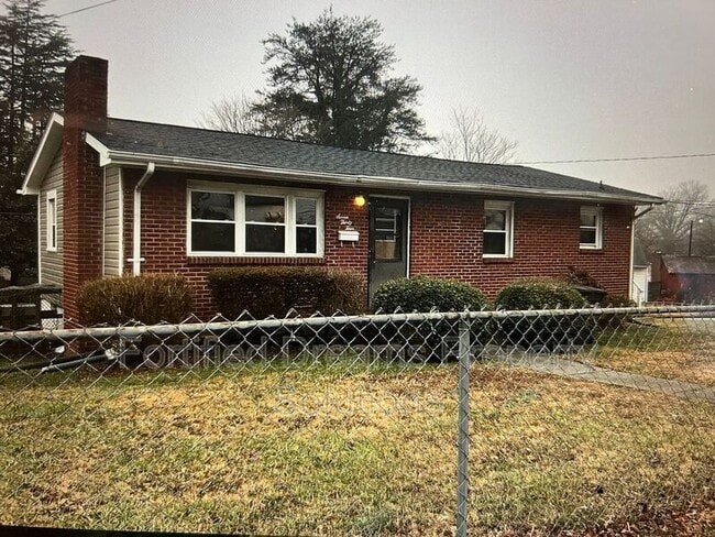 Primary Photo - 734 W 25 1/2 St