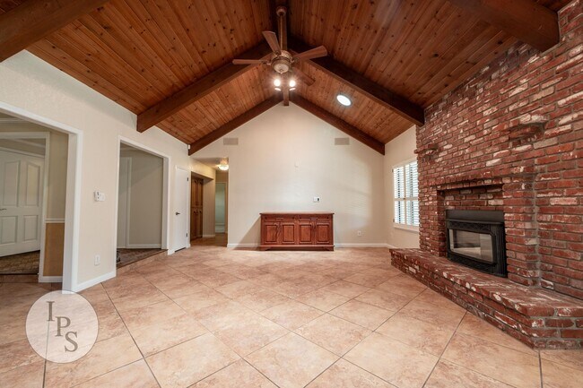 Building Photo - Woodward Park Home, 3BR/2BA, Pool, Spa, Gr...