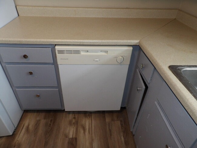 Building Photo - 35 Ashwood Ct