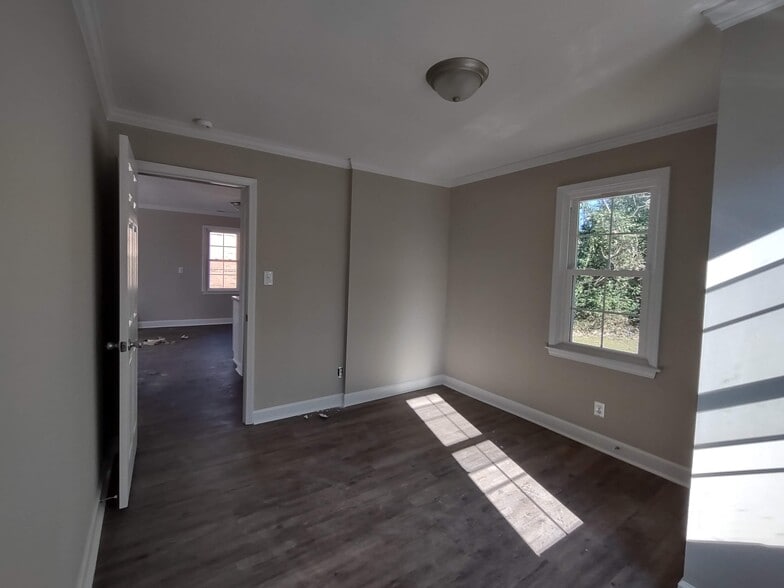 Bedroom - 608 Hugh St
