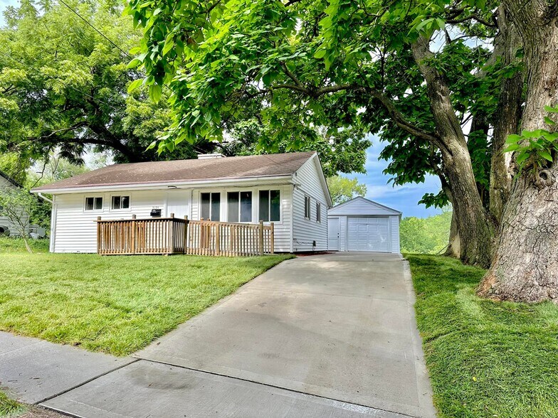 Primary Photo - 3135 SW 2nd St