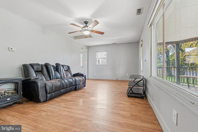 Building Photo - 1903 Wills Rd