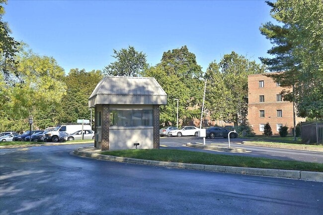 Building Photo - 9907 Blundon Dr