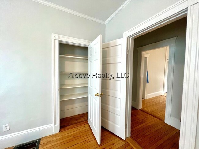 Building Photo - 15 Farragut Ave