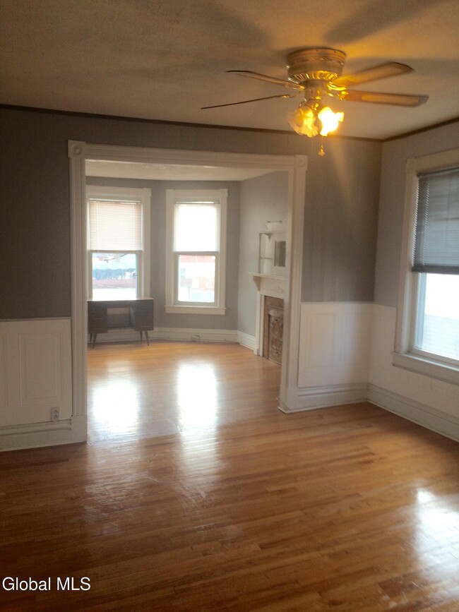 Building Photo - 19 120th St