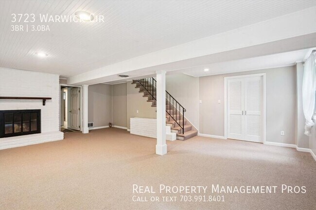 Building Photo - 3723 Warwick Cir