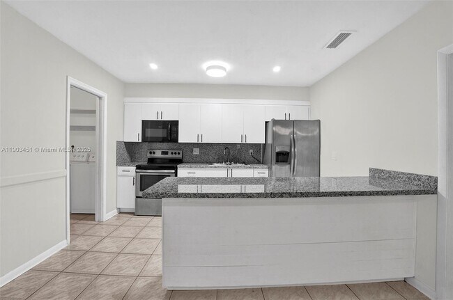 Building Photo - 12193 SW 82nd Ave