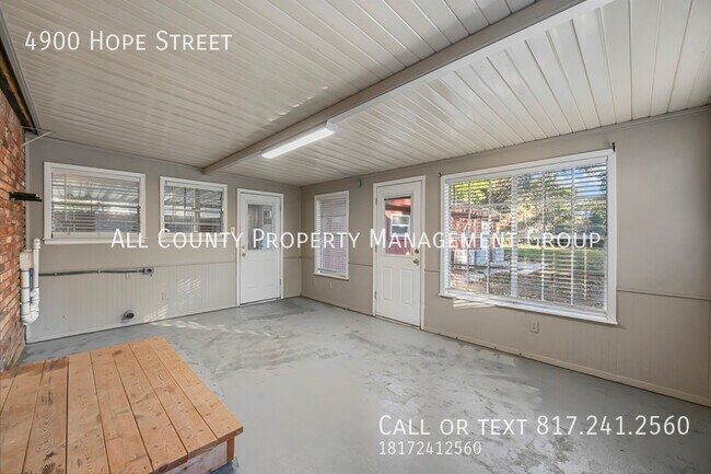 Building Photo - 4900 Hope St