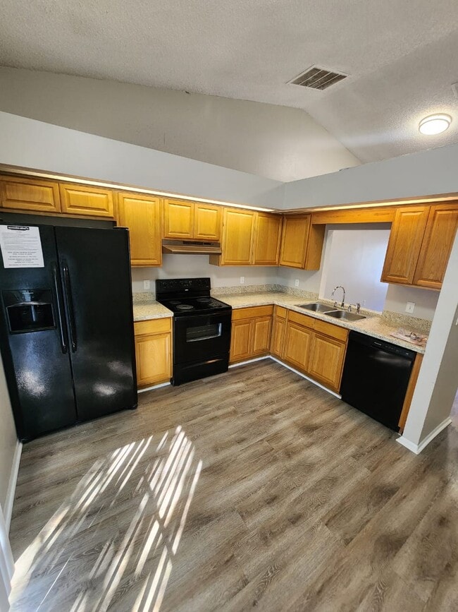 Building Photo - 5140 La Mancha Ct