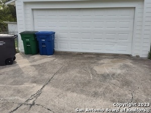 Building Photo - 142 Jade Dr