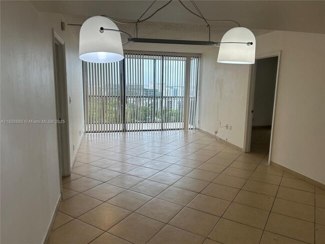 Building Photo - 2 bedroom in Aventura FL 33180