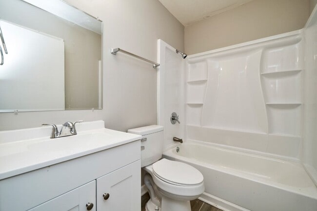 Building Photo - 114 Crenshaw Dr