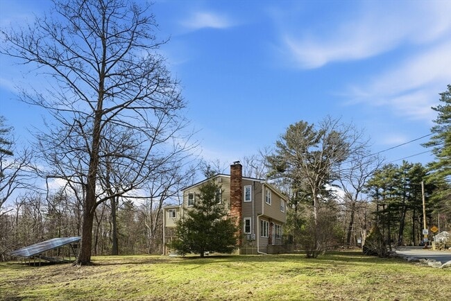 Building Photo - 724 Linwood St