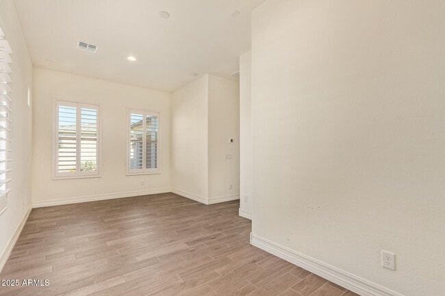 Building Photo - 2065 E Gemini Pl