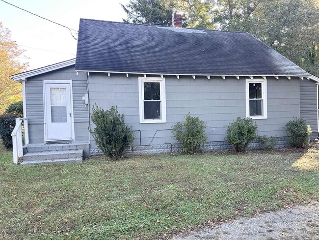 Building Photo - 20200 Fairgrounds Rd