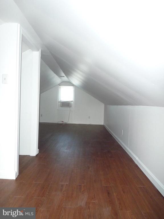 Building Photo - 104 Greenway St