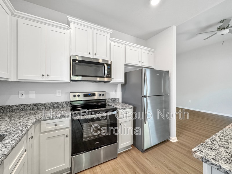 Building Photo - 3110 Maple Rdg Dr