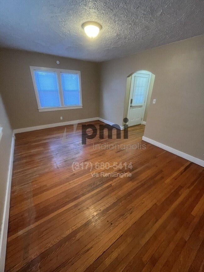 Building Photo - 1425 W Washington St