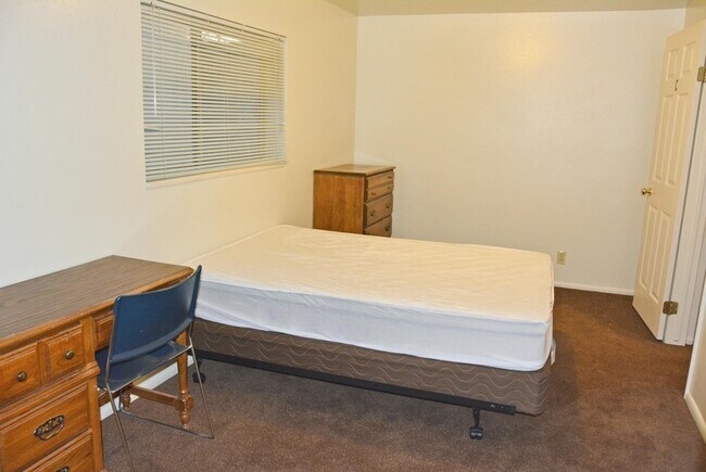 Building Photo - 1867 N 840 W