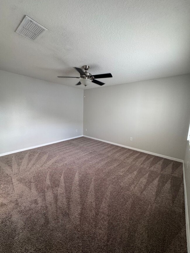 Building Photo - Avalon Park: 3 Bedroom, 2.5 Bath, 2 Car Garage Townhome