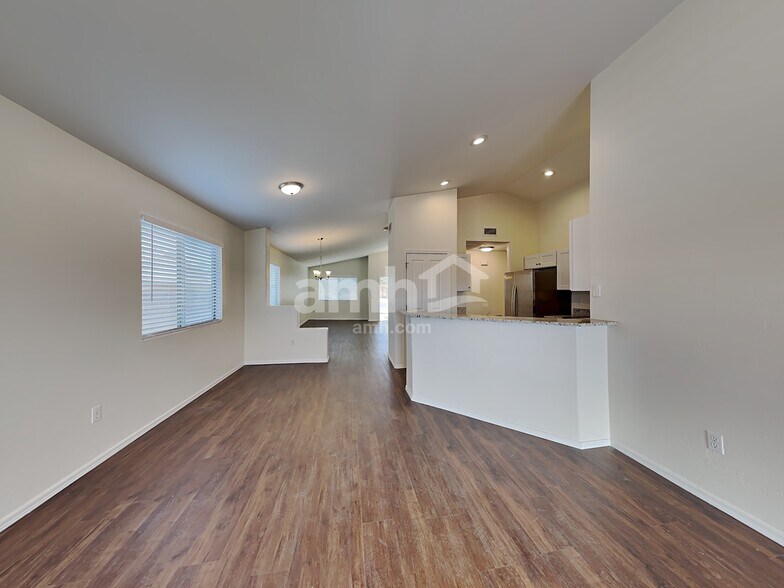 Building Photo - 7918 S Clarkson Ct