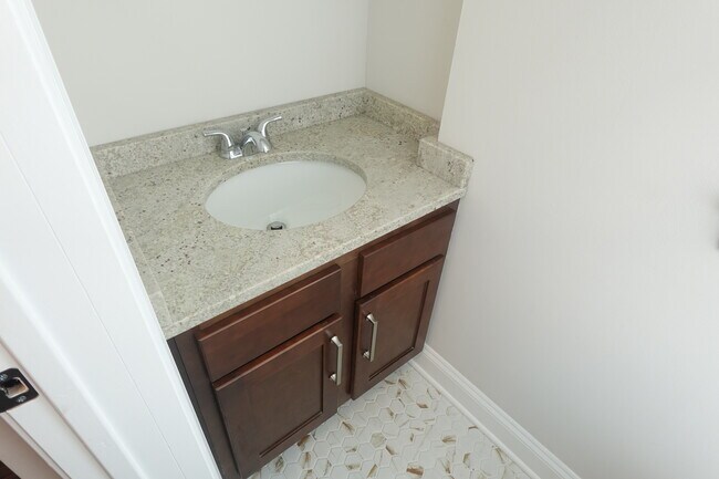 Building Photo - 2247 S 9th Ave