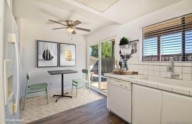 Building Photo - 625 S Fig St