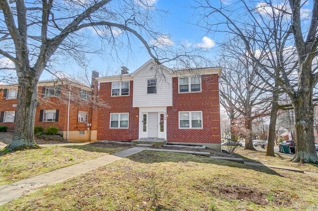 Building Photo - 2769 Losantiville Ave