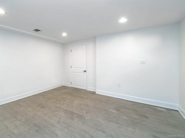 Building Photo - 1 Milford Ln