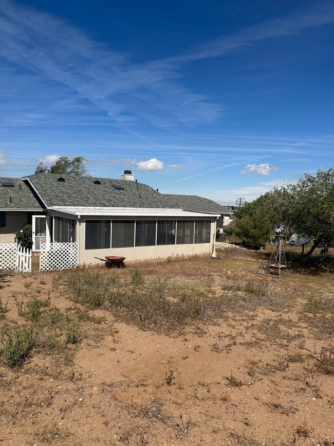 Building Photo - House for rent