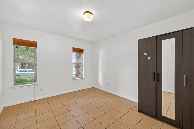 Building Photo - 16547 Lanesborough Dr