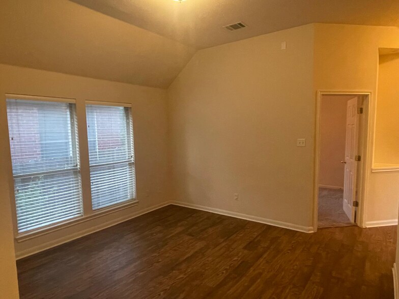 Building Photo - 1806 Chasewood Dr