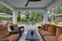 Building Photo - 327 N Turks Cap Trail