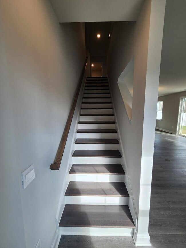 Building Photo - 4044 Dewberry Ln