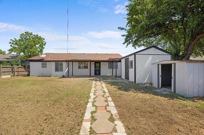 Building Photo - 2321 78th St