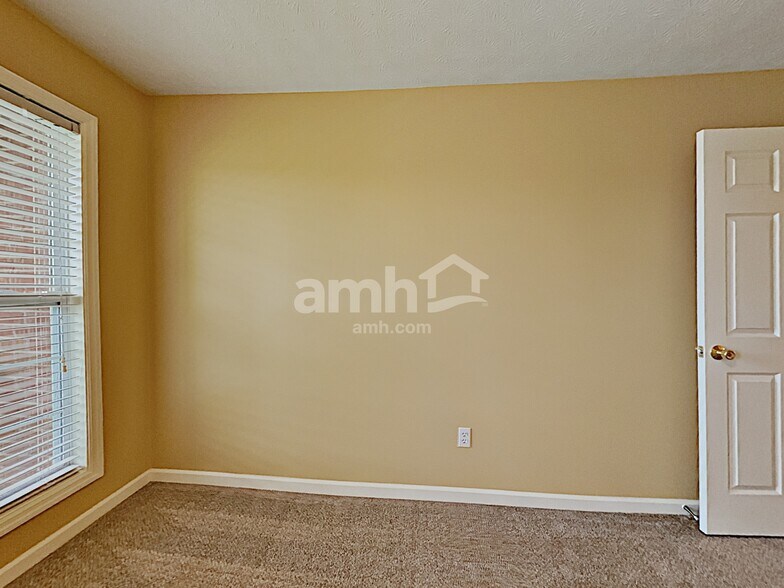 Building Photo - 435 Rocky Crest Dr