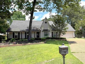 Building Photo - 1602 Bubbling Brook Dr