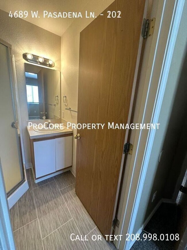 Building Photo - 2 Bedrooms, 2 Baths Ground Floor Unit in D...