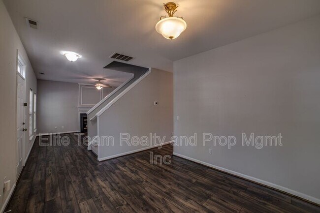 Building Photo - 6434 Gatesville Ln