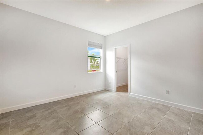 Building Photo - 14183 SW Harker St