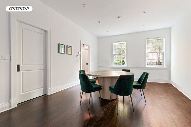 Building Photo - 96 Barrow St