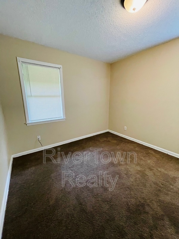 Building Photo - 4860 Leonard Rd