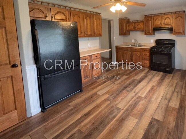 Building Photo - 212 Southlea Dr