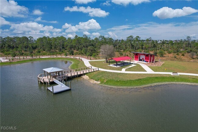Building Photo - 42428 Cascade Dr