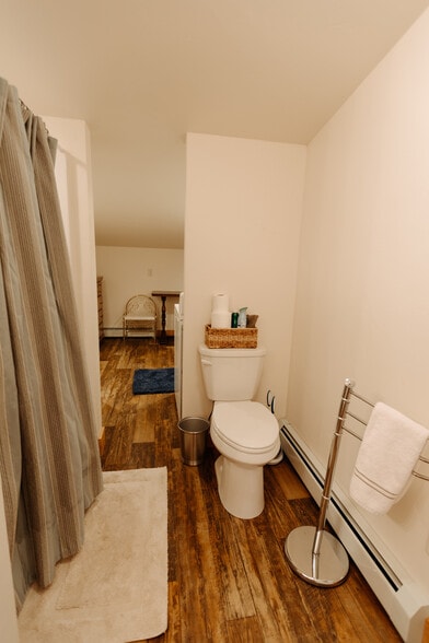 Building Photo - 120 Lasso Ln