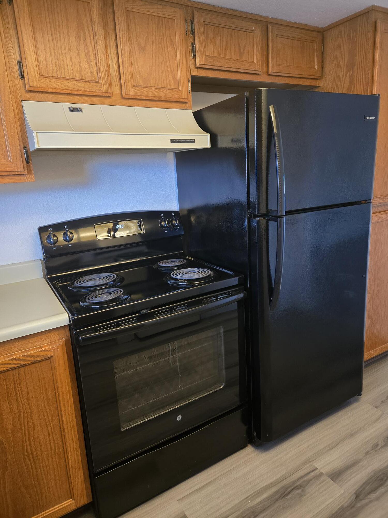 Building Photo - 3033 Estepa Dr